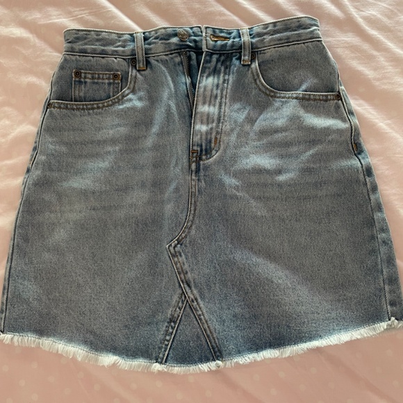 Denim mini skirt size 8 - Picture 2 of 4